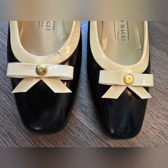 Bruno Magli Italy Bow Pumps Navy Cream Size 7 Preppy Coastal Chic Girlie - Picture 4 of 12